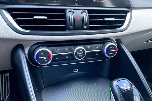 2018 Alfa Romeo Giulia Ti Sport AWD - 23070671 - 28