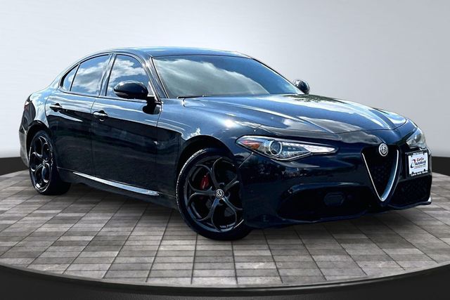 2018 Alfa Romeo Giulia Ti Sport AWD - 23070671 - 2