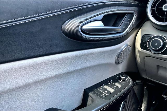 2018 Alfa Romeo Giulia Ti Sport AWD - 23070671 - 29