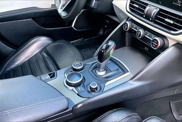 2018 Alfa Romeo Giulia Ti Sport AWD - 23070671 - 30