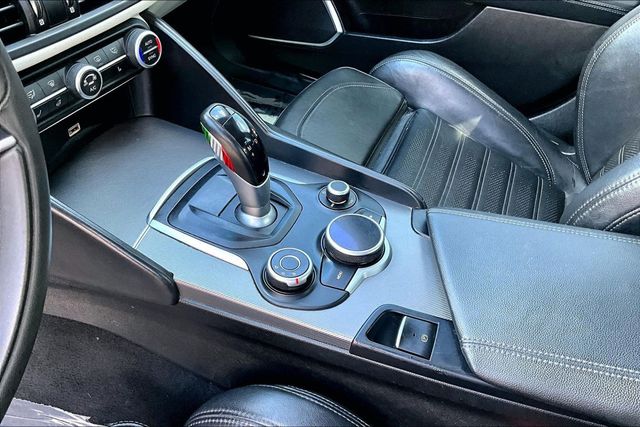 2018 Alfa Romeo Giulia Ti Sport AWD - 23070671 - 33