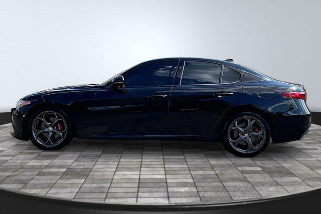 2018 Alfa Romeo Giulia Ti Sport AWD - 23070671 - 3