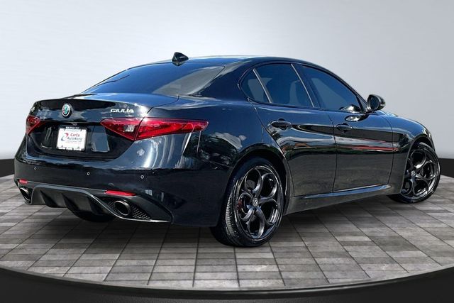 2018 Alfa Romeo Giulia Ti Sport AWD - 23070671 - 4