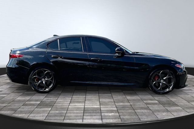 2018 Alfa Romeo Giulia Ti Sport AWD - 23070671 - 7