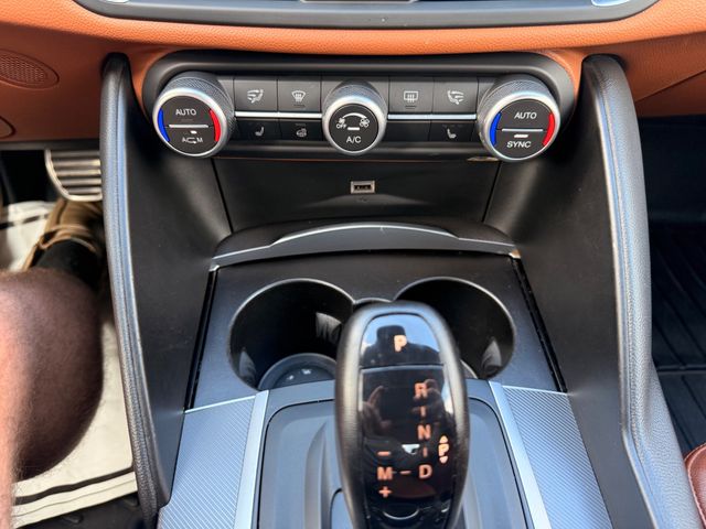 2018 Alfa Romeo Giulia Ti Sport AWD - 23085081 - 5