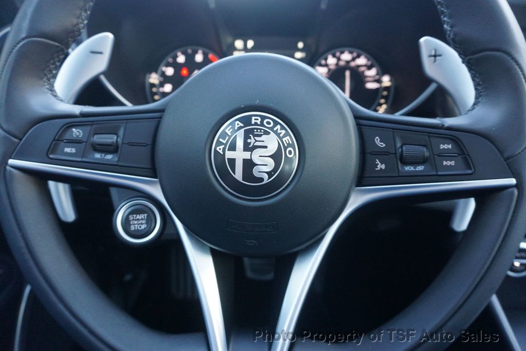 2018 Alfa Romeo Giulia Ti Sport AWD PANO/DRIVER ASSIST STATIC/TI PERFORMANCE PKGS - 23098710 - 23
