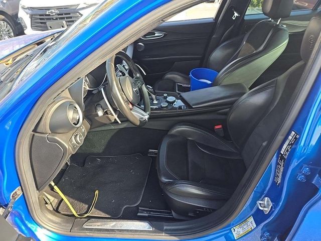 2018 Alfa Romeo Giulia Quadrifoglio Ferrari-derived 2.9 V6! LOOK CARFAX FULLY SERVICED AT FERRARI  - 22974548 - 5