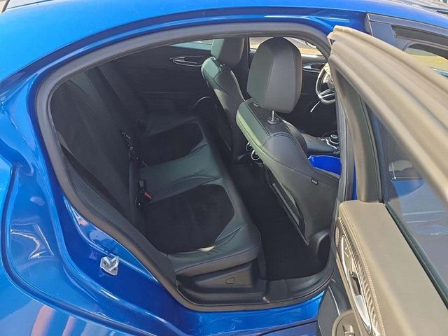 2018 Alfa Romeo Giulia Quadrifoglio Ferrari-derived 2.9 V6! LOOK CARFAX FULLY SERVICED AT FERRARI  - 22974548 - 8