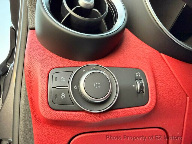 2018 Alfa Romeo Stelvio 52025 KM! ONE OWNER! CERTIFIED! - 22919256 - 39