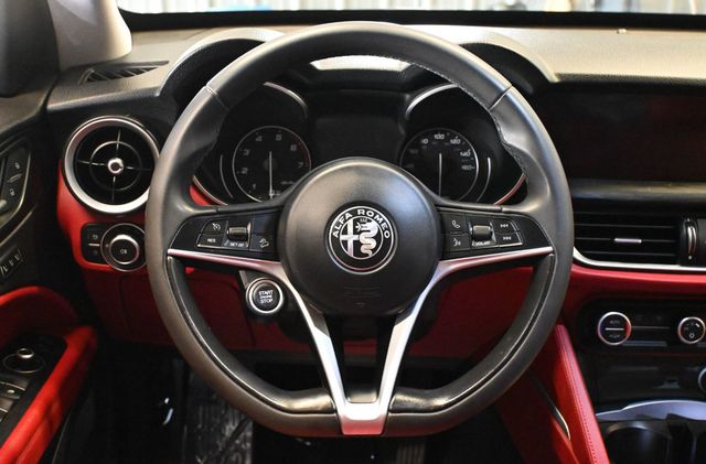 2018 Alfa Romeo Stelvio AWD - 23087527 - 11