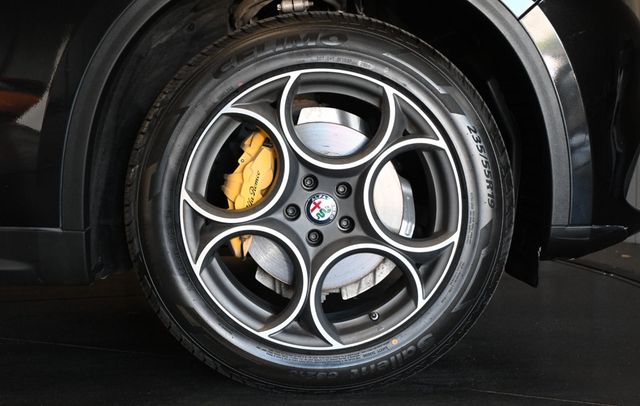 2018 Alfa Romeo Stelvio AWD - 23087527 - 8