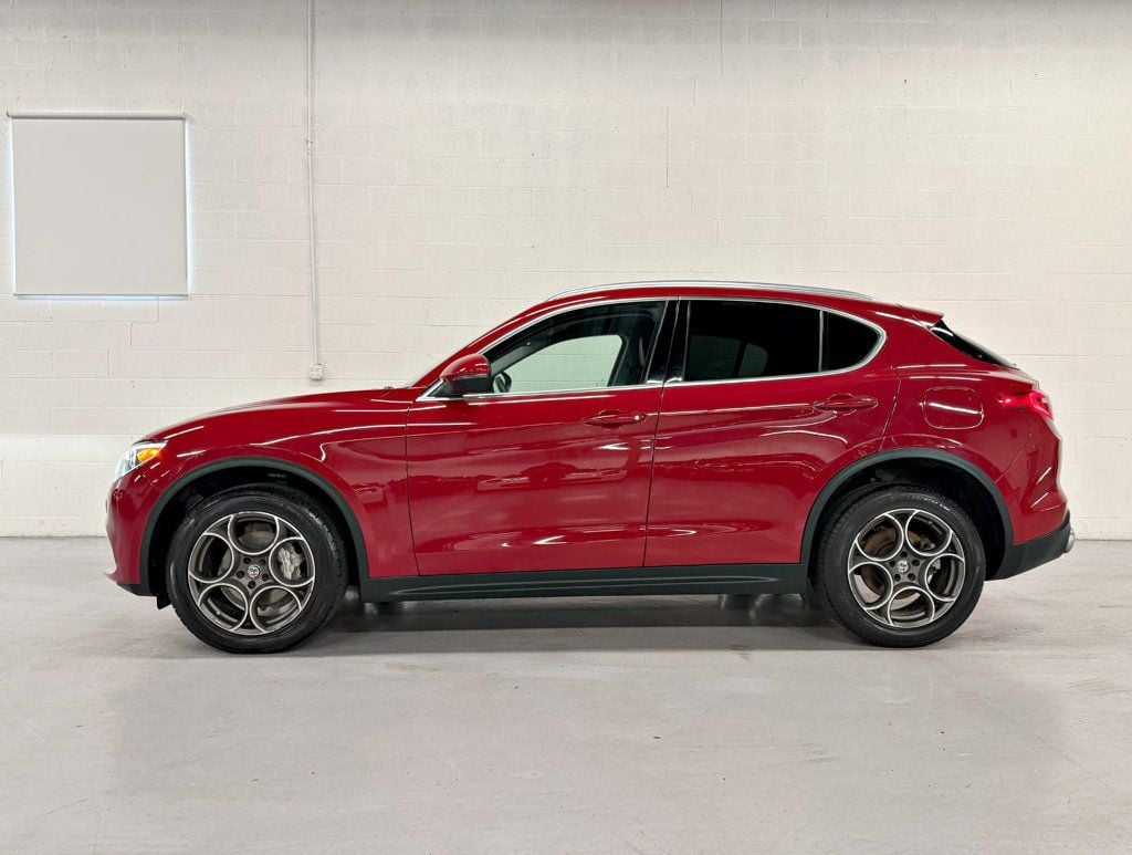 2018 Alfa Romeo Stelvio AWD - 22731914 - 3