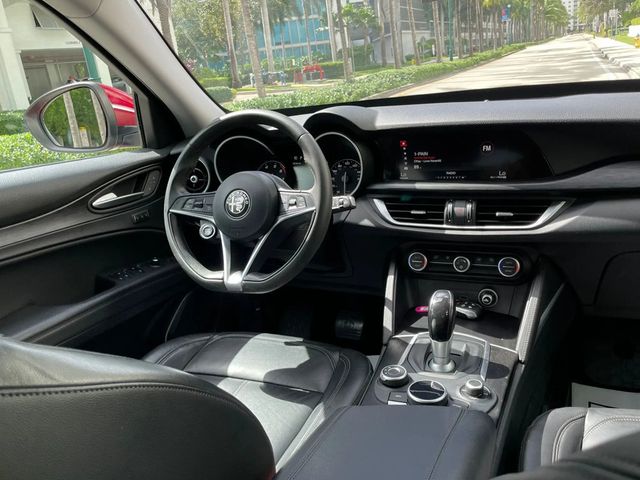 2018 Alfa Romeo Stelvio AWD - 22960549 - 17