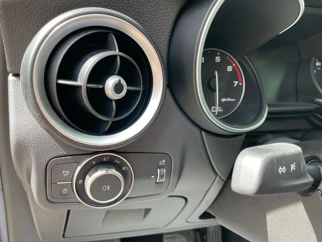 2018 Alfa Romeo Stelvio AWD - 22960549 - 29