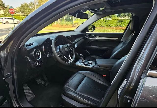 2018 Alfa Romeo Stelvio AWD - 22961176 - 14
