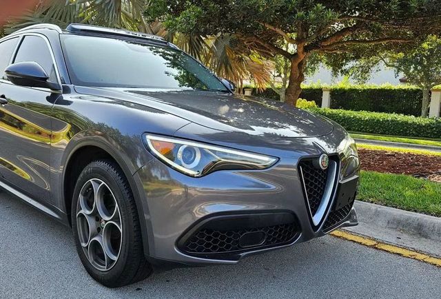 2018 Alfa Romeo Stelvio AWD - 22961176 - 18