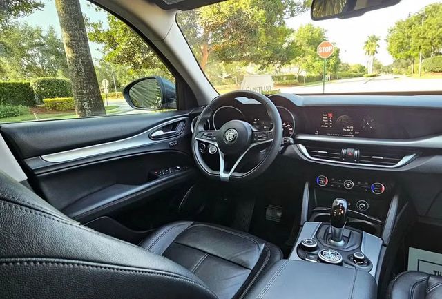 2018 Alfa Romeo Stelvio AWD - 22961176 - 6