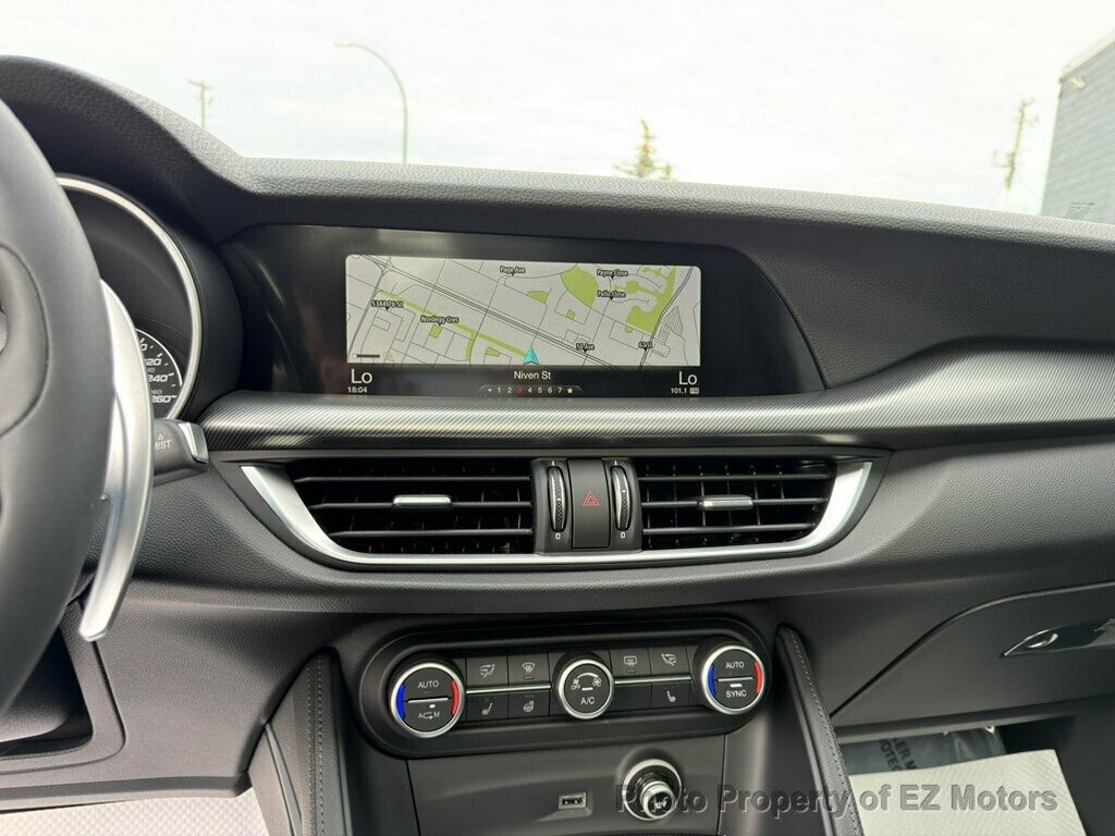 2018 Alfa Romeo Stelvio ONE OWNER! 82405 KMS! CERTIFIED! - 23067690 - 32
