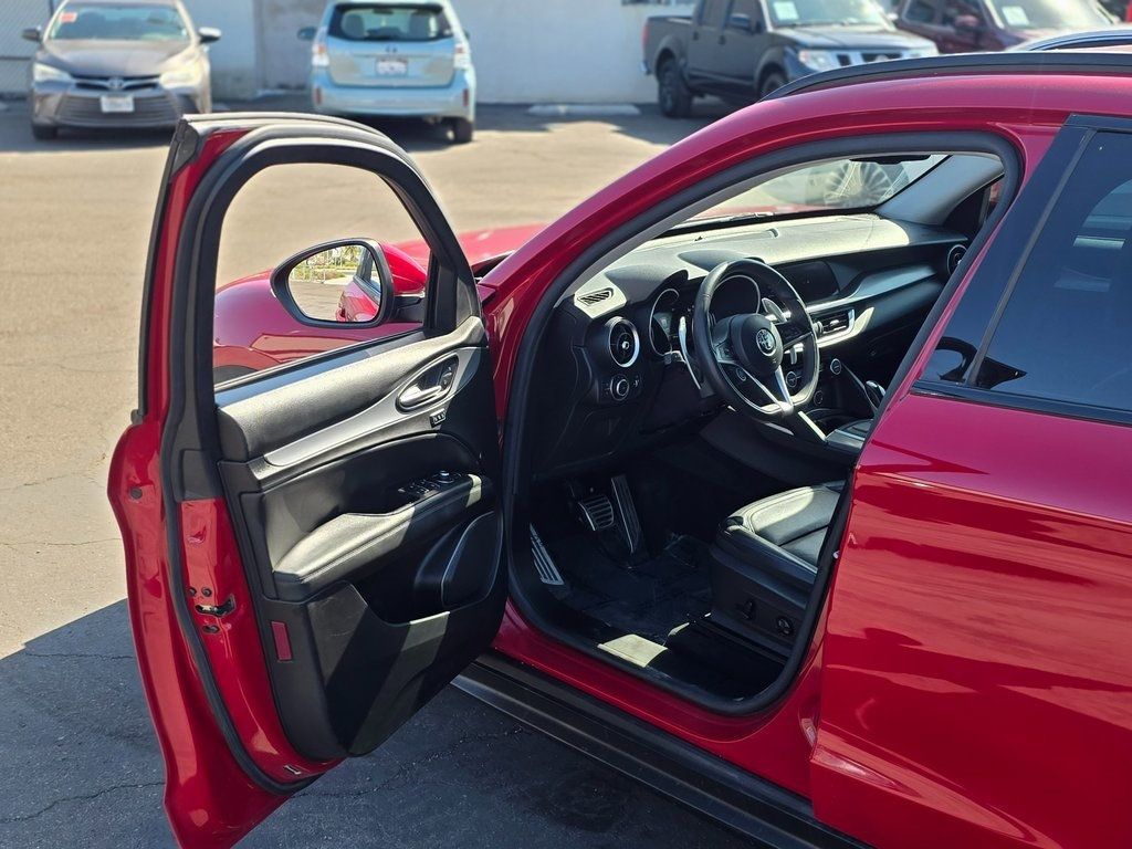 2018 Alfa Romeo Stelvio Sport AWD - 22971610 - 40