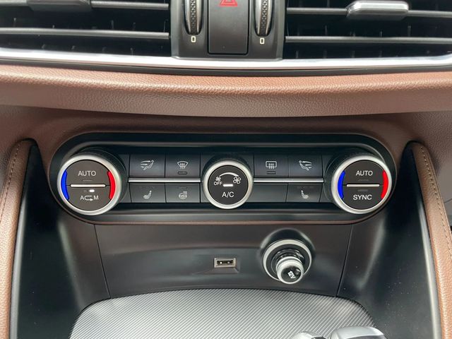 2018 Alfa Romeo Stelvio Sport AWD - 22960550 - 17