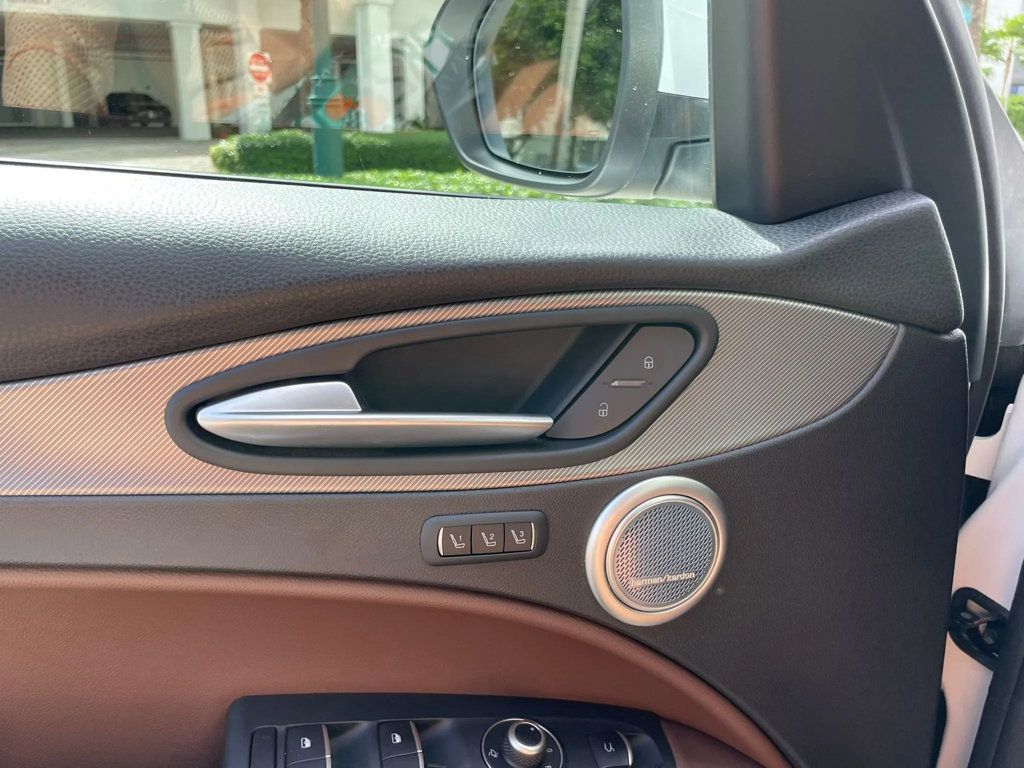 2018 Alfa Romeo Stelvio Sport AWD - 22960550 - 28