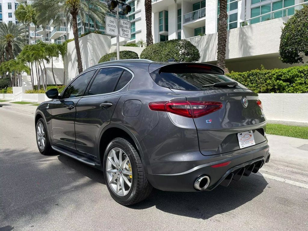 2018 Alfa Romeo Stelvio Ti AWD - 22372454 - 4