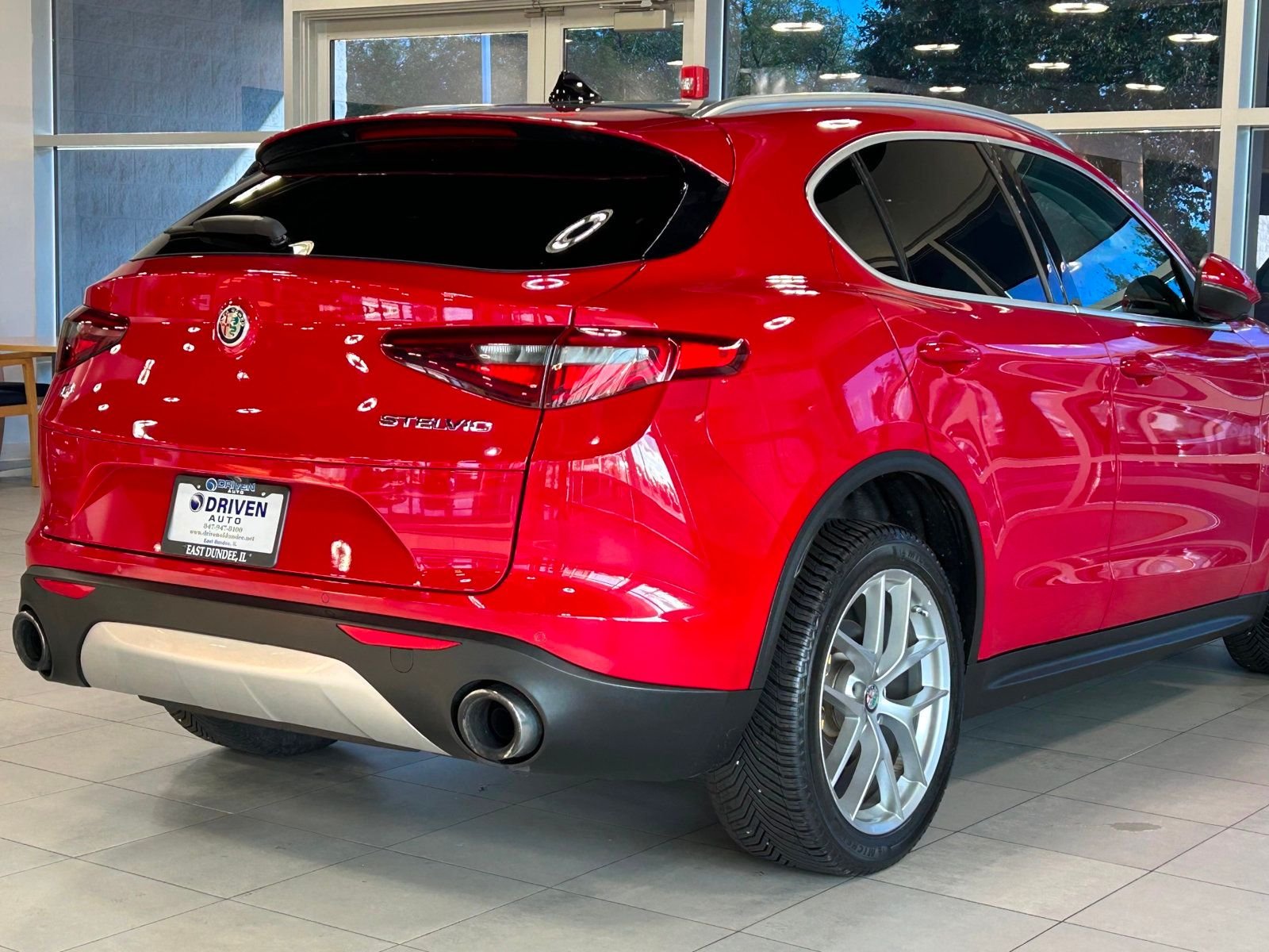 2018 Alfa Romeo Stelvio Ti photo 11