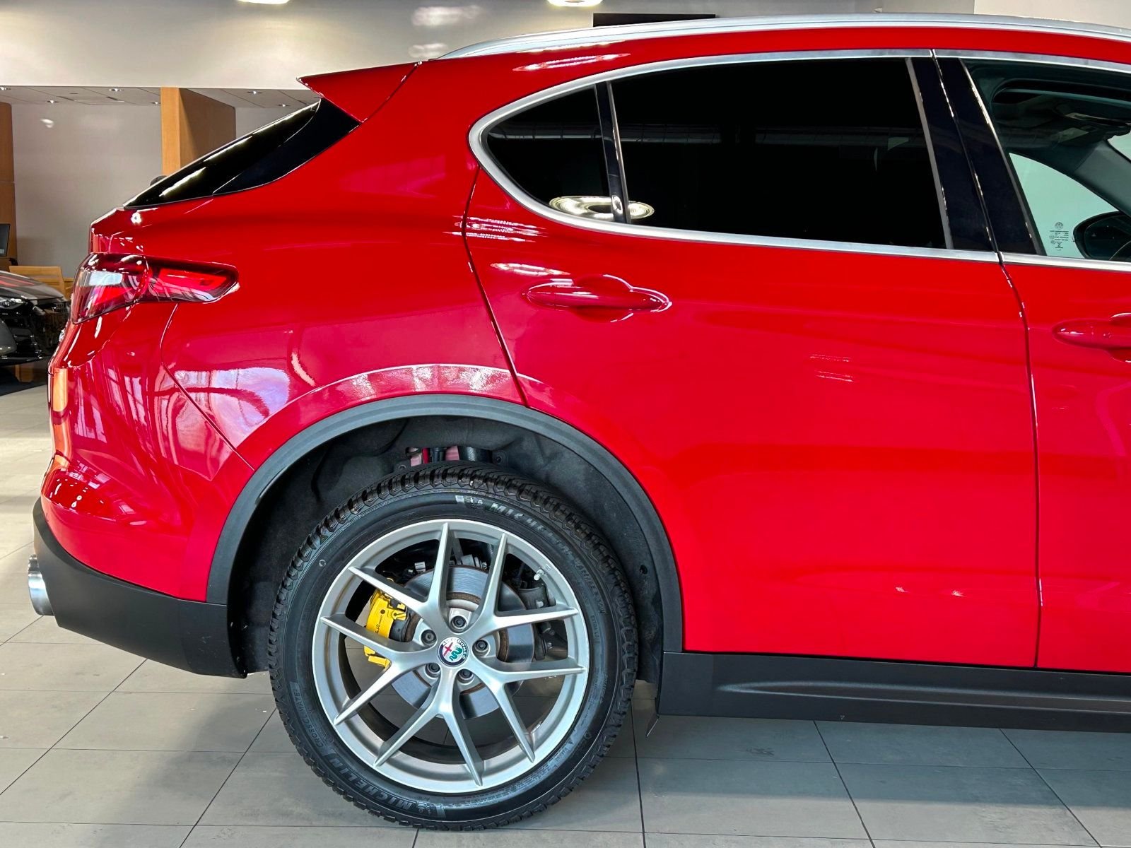 2018 Alfa Romeo Stelvio Ti photo 17