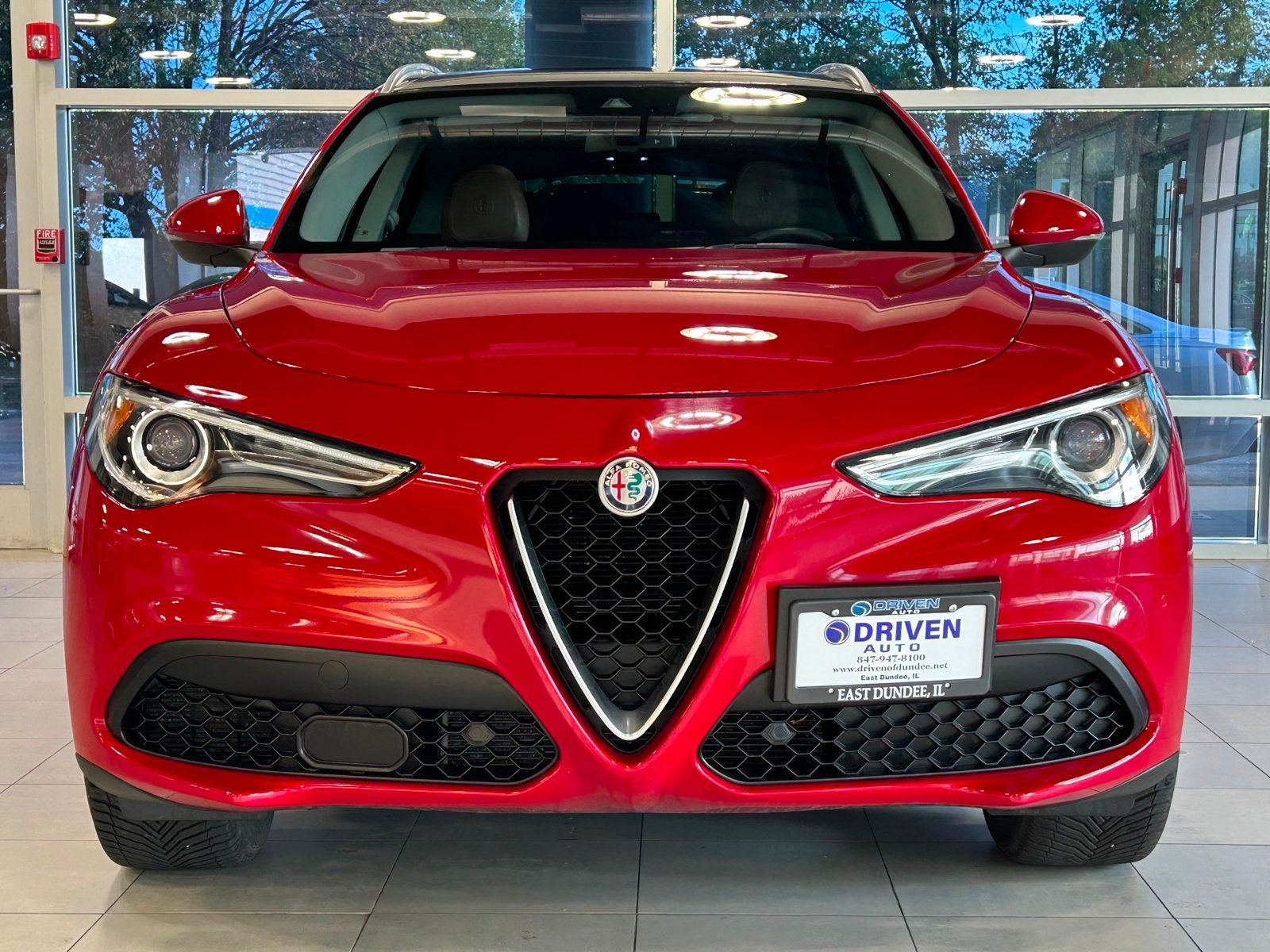 2018 Alfa Romeo Stelvio Ti photo 2