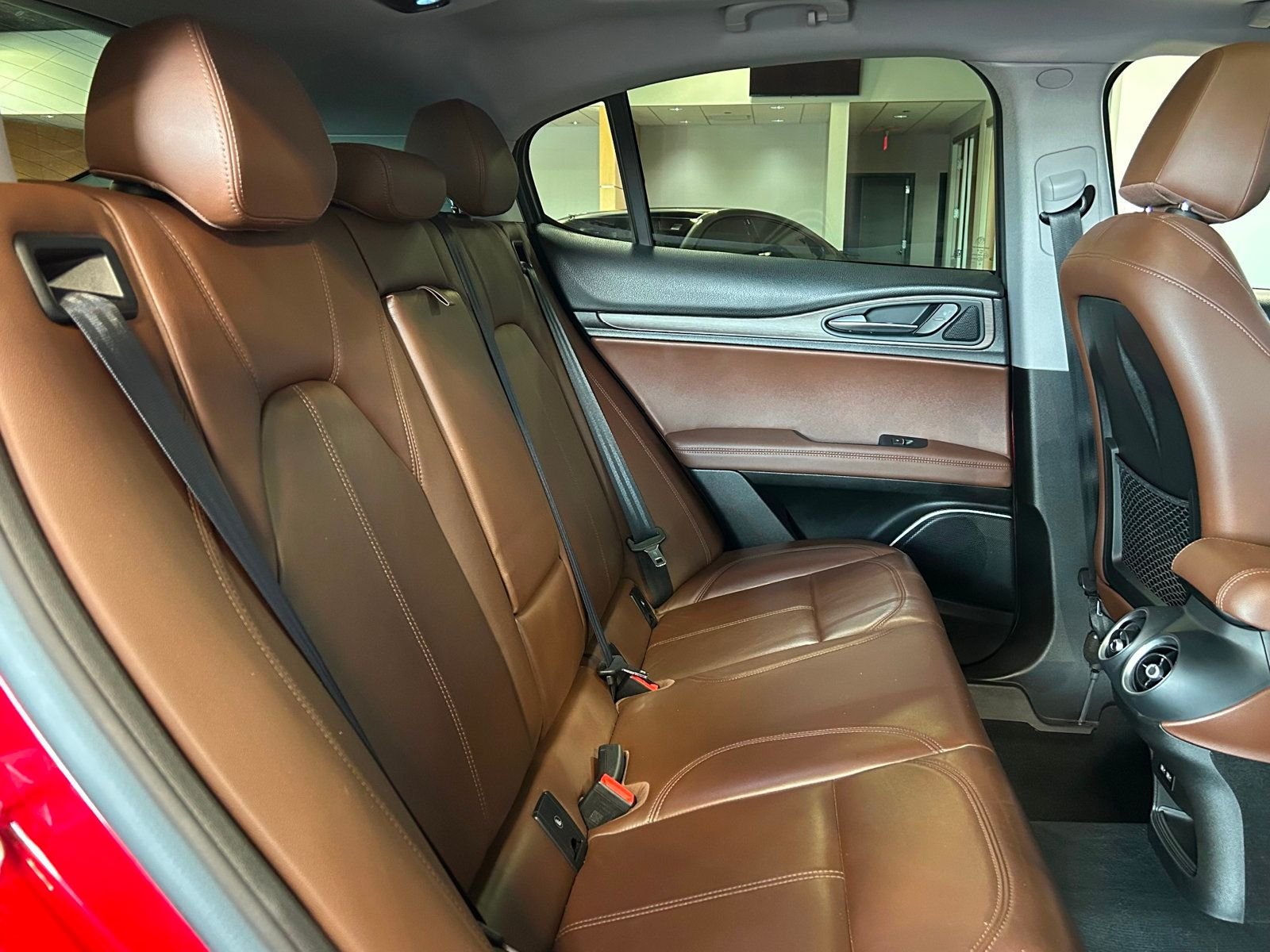 2018 Alfa Romeo Stelvio Ti photo 23