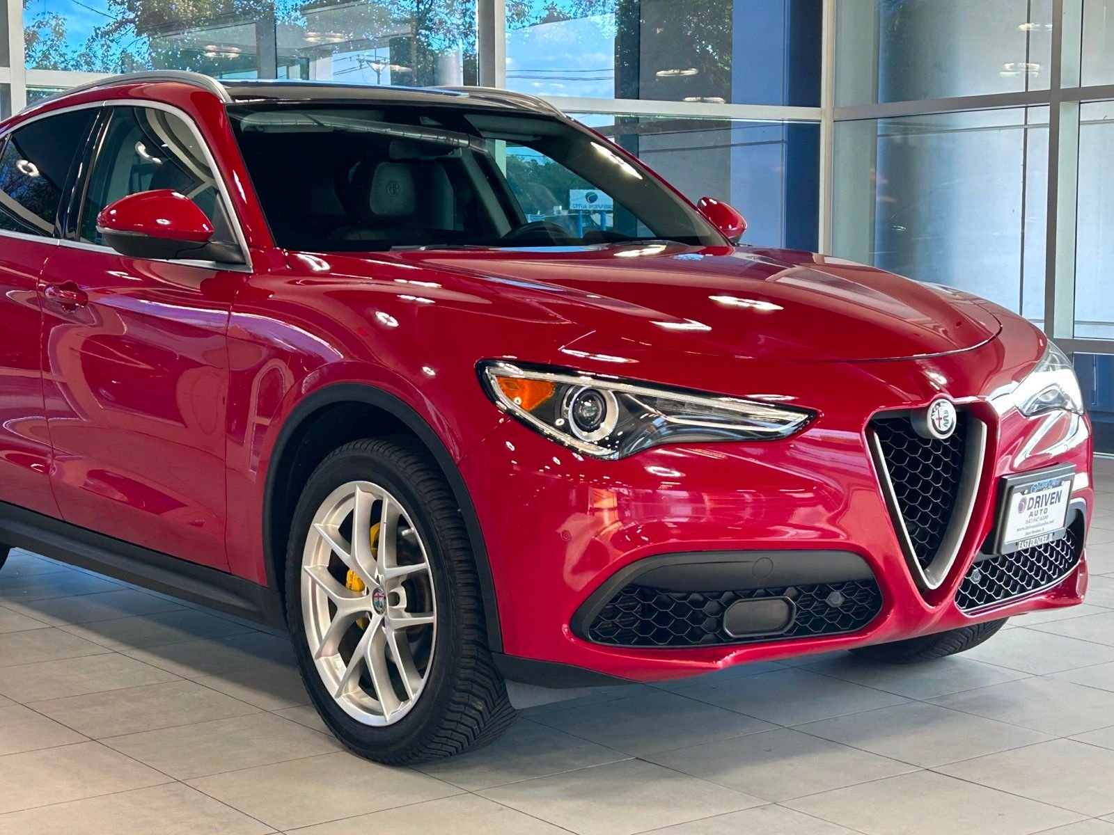 2018 Alfa Romeo Stelvio Ti photo 5