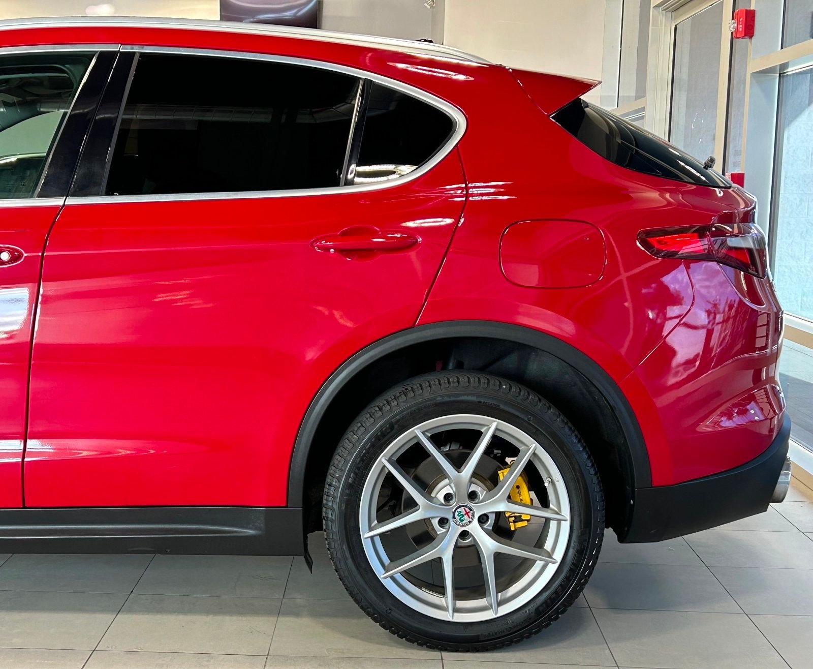 2018 Alfa Romeo Stelvio Ti photo 9