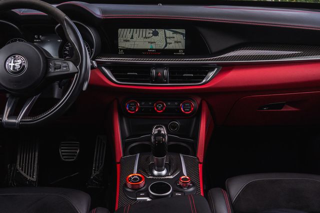 2018 Alfa Romeo Stelvio Quadrifoglio AWD - 23073269 - 17