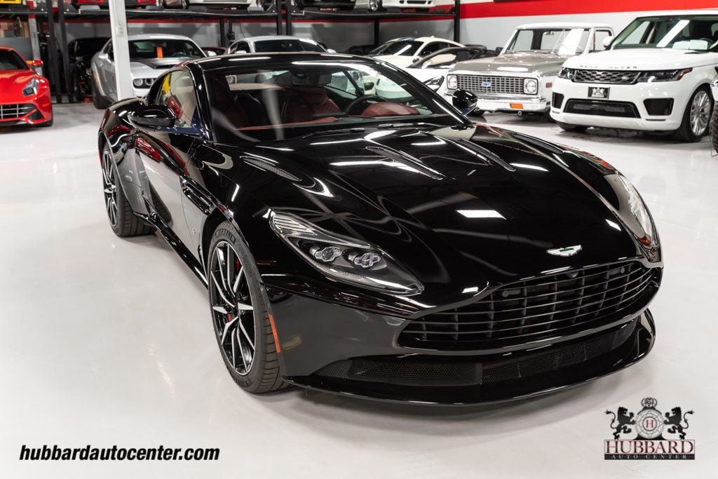 2018 Aston Martin DB11 V12 Coupe - 22459942 - 10