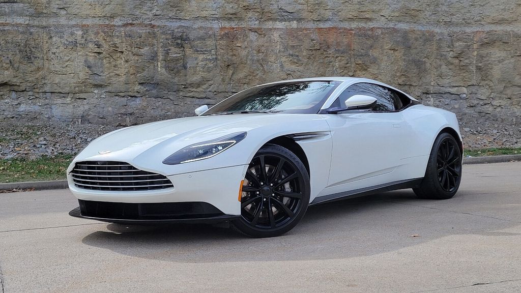 2018 Aston Martin DB11 VERY LOW MILES Super Clean FAST V8 2 Keys 615-300-6004 - 22315315 - 9