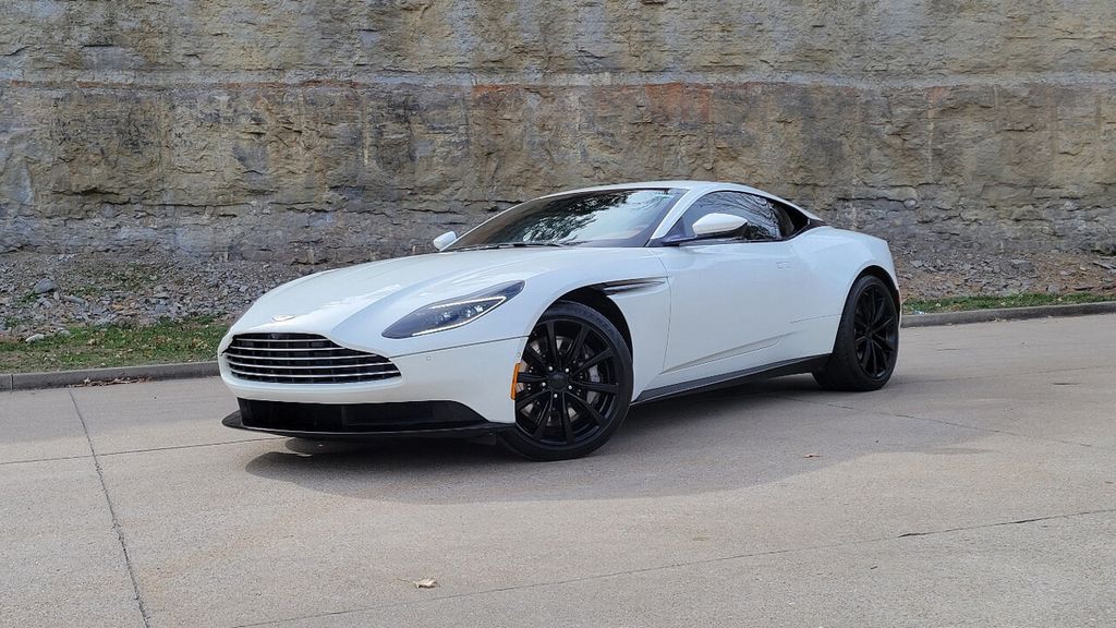 2018 Aston Martin DB11 VERY LOW MILES Super Clean FAST V8 2 Keys 615-300-6004 - 22315315 - 42