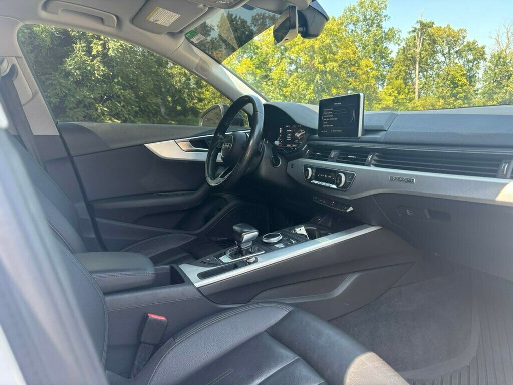 2018 Audi A4 2.0T Quattro Premium Plus photo 4