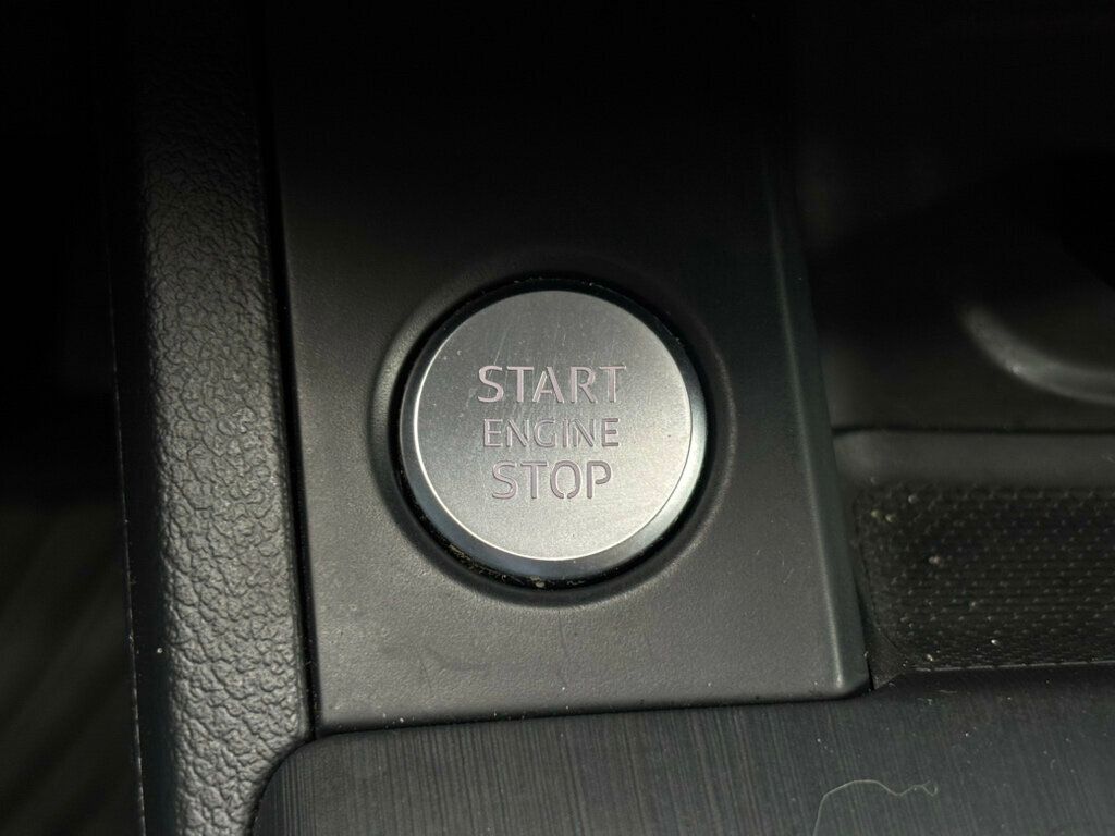 2018 Audi A4 2.0 TFSI Premium Plus Manual quattro AWD - 22981576 - 32