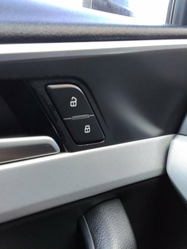 2018 Audi A4 2.0 TFSI ultra Premium S Tronic FWD - 23066747 - 23