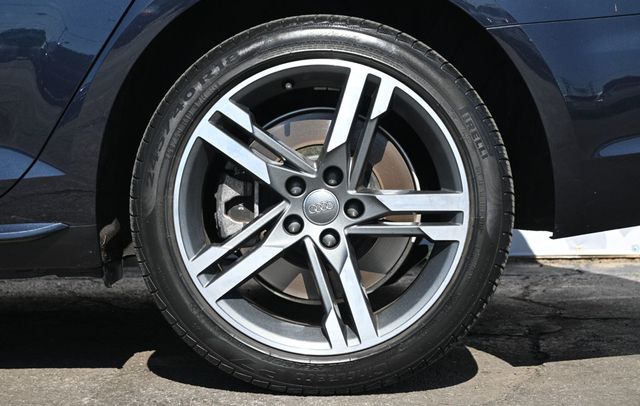 2018 Audi A4 Premium Plus Quattro AWD Navigation/Telematics Package - 22985236 - 6