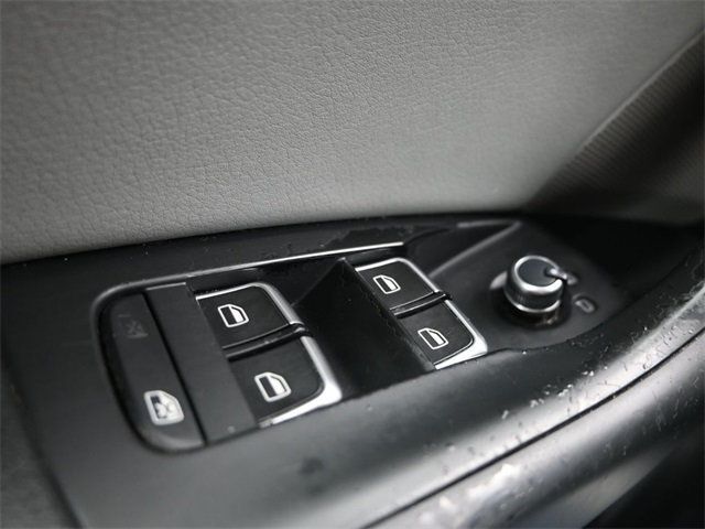 2018 Audi Q3 2.0 TFSI Premium FWD - 22945719 - 32