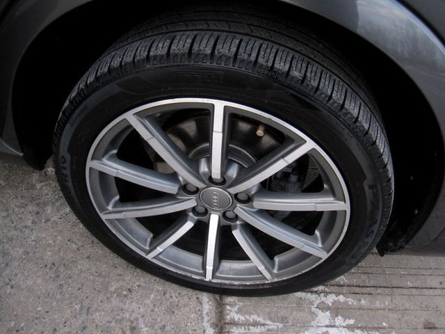 2018 Audi Q3 2.0 TFSI Premium Plus quattro AWD - 22975624 - 32