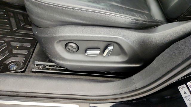 2018 Audi Q3 2.0 TFSI Premium Plus quattro AWD w/ MMI Navigation Plus Package - 22960339 - 11