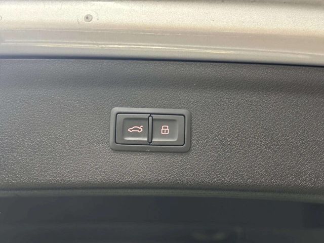 2018 Audi Q3 2.0 TFSI Sport Premium Plus quattro AWD - 22976964 - 17