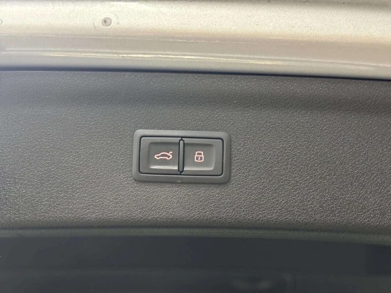 2018 Audi Q3 2.0 TFSI Sport Premium Plus quattro AWD - 22976964 - 17