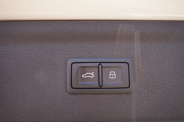 2018 Audi Q3 PREMIUM PLUS QUATTRO, PREMIUM WHEELS, LEATHER SEATS, MOON ROOF - 23011040 - 9