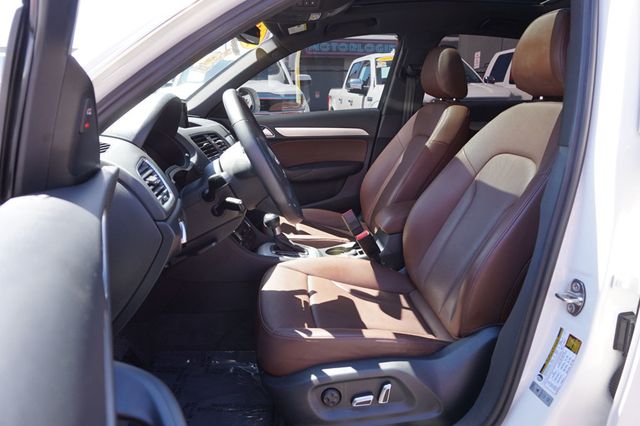 2018 Audi Q3 PREMIUM PLUS QUATTRO, PREMIUM WHEELS, LEATHER SEATS, MOON ROOF - 23011040 - 17