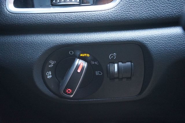 2018 Audi Q3 PREMIUM PLUS QUATTRO, PREMIUM WHEELS, LEATHER SEATS, MOON ROOF - 23011040 - 25