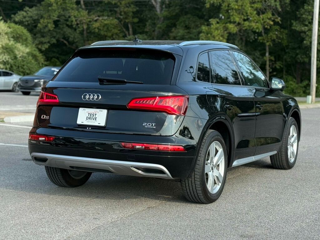 2018 Audi Q5 TFSI Premium photo 2