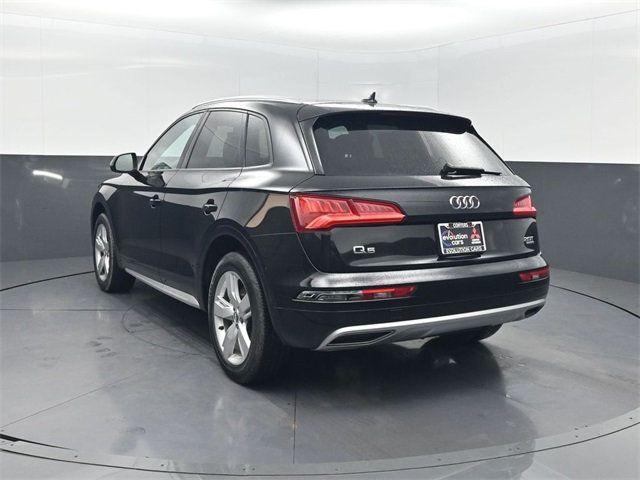 2018 Audi Q5 TFSI Premium photo 2